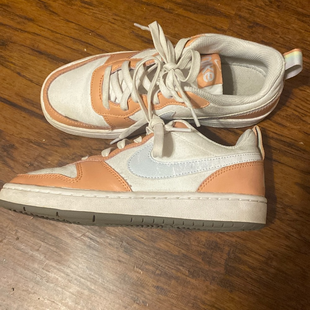 Women’s Nike shoes